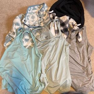 Ladies mixed top lot size XS